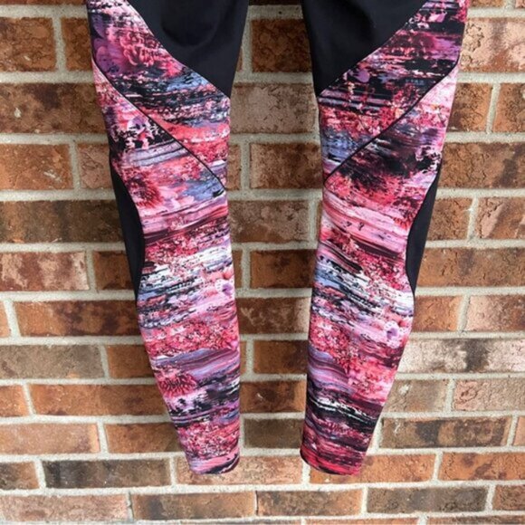 Lululemon   * Sweat & Repeat Tight *28" Black / Dahlia scape Multi EUC  6 - Picture 12 of 16